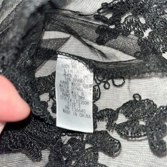 Fashion Nova Two piece black lace outfit - Picture 4 of 5